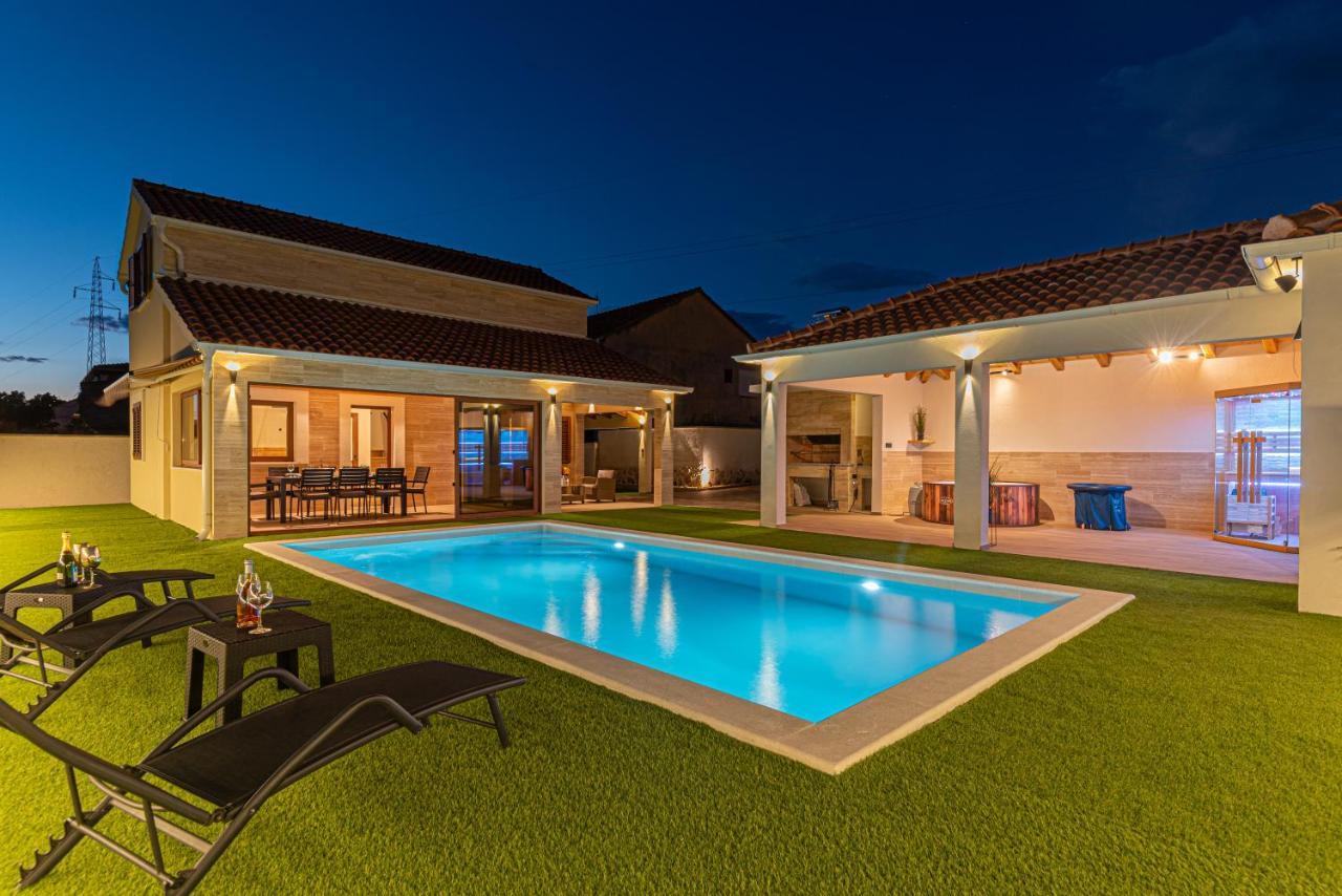 Casa Del Sol Villa Dubrava  ภายนอก รูปภาพ