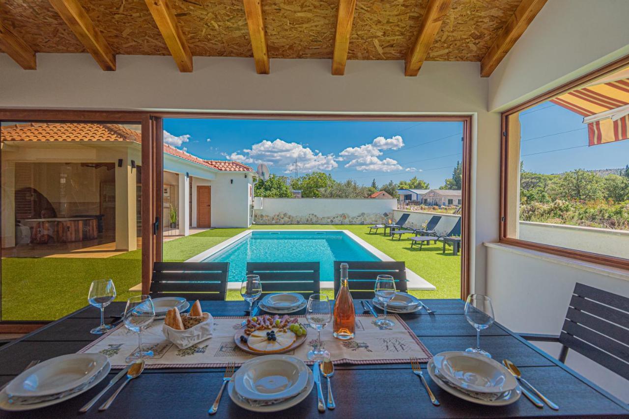 Casa Del Sol Villa Dubrava  ภายนอก รูปภาพ